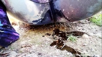 Pisi i le auala! Sau e matamata i le LilKiwwiMonster e susu lona ofuvae ma pipi i le palapala!