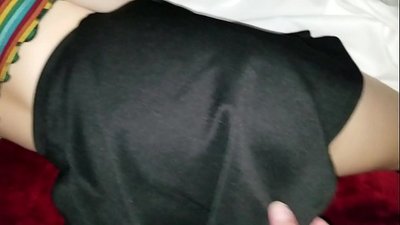Ua tago atu le tuafafine teine ​​aoga taupou moe lana asini i ona tamatamailima